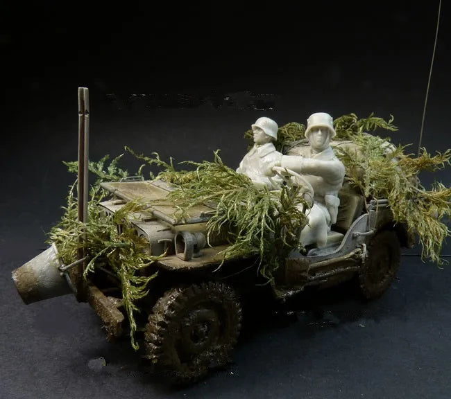 1/35 WWII German Jeep Driver, Resin Model Figure Kit, Unassembled and Unpainted