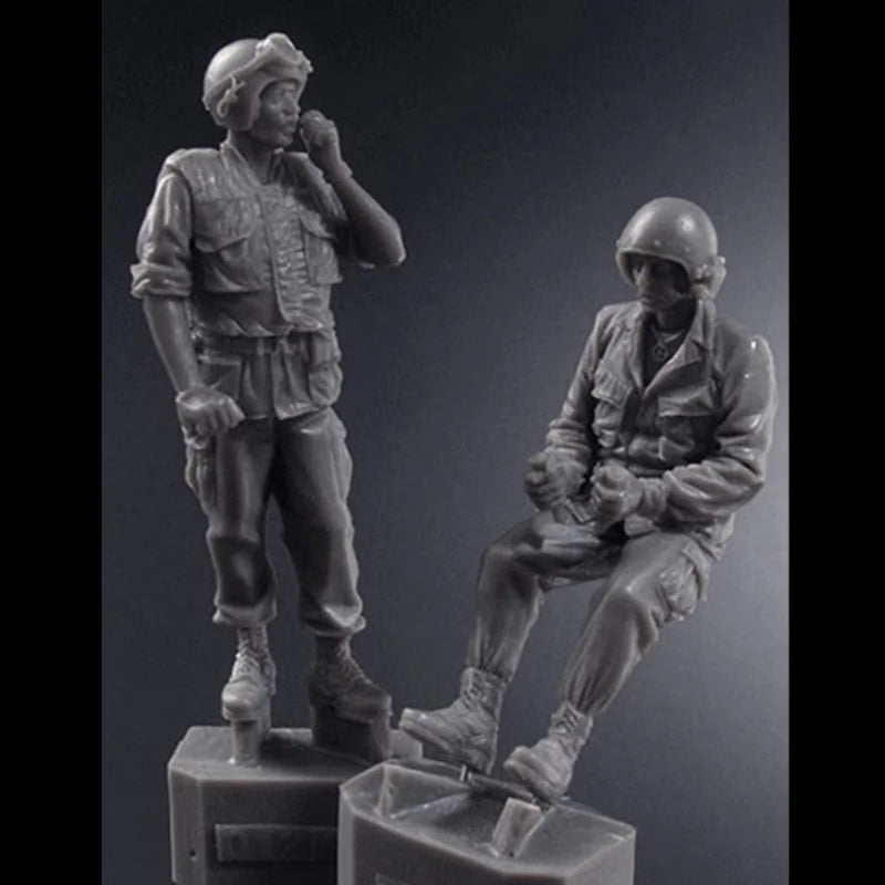 1/35 Vietnam War US Army Tank Crew, 2 Figures, Resin Model Figure Kit, Unassembled and Unpainted