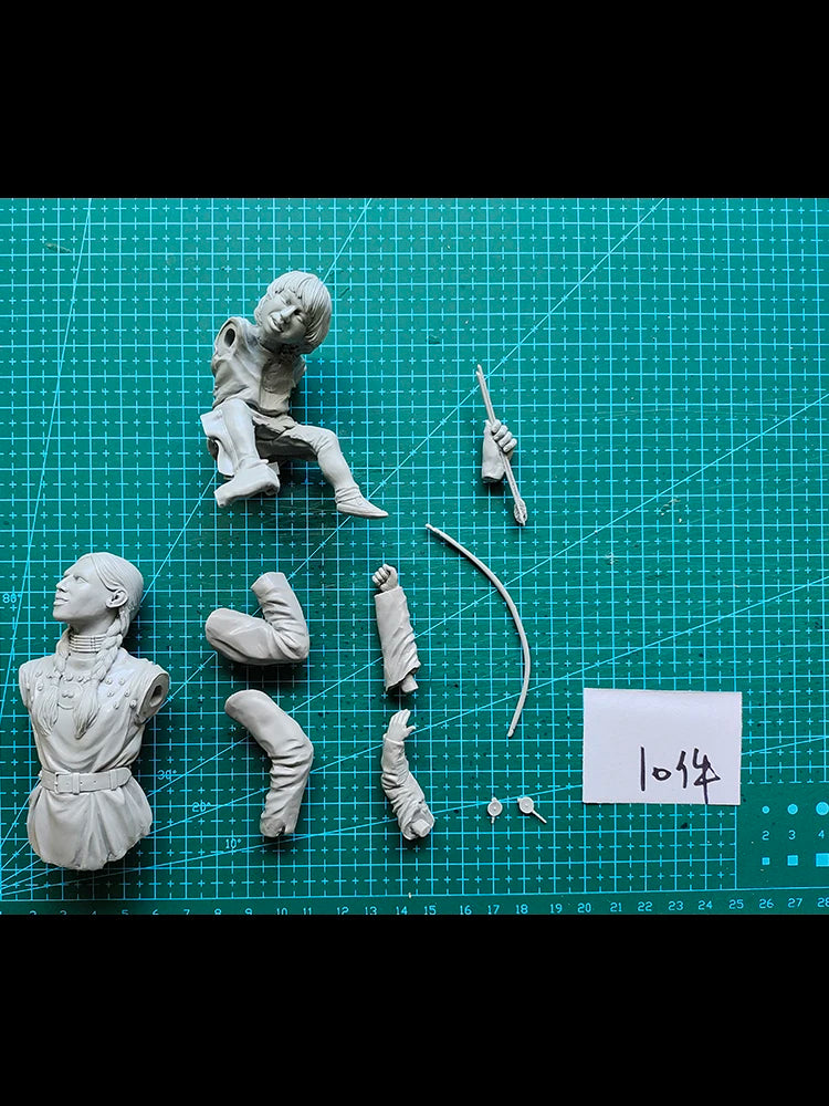 1/10 Ancient Man Carrying Child Warrior with Scythe, Resin Model Bust Kit, Unassembled and Unpainted