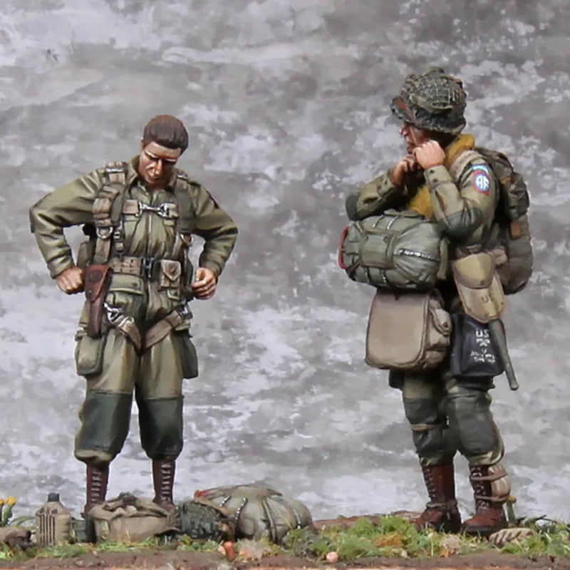 1/35 WWII US Airborne Machine Gunner and Spotter, 2 Figures, Resin Model Figure Kit, Unassembled and Unpainted