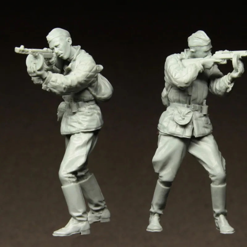 1/35 WWII Soviet Infantryman Aiming Rifle, Resin Model Figure Kit, Unassembled and Unpainted