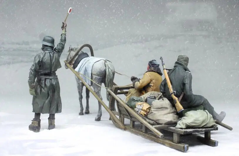 1/35 WWII Winter Warfare, 5 Figures, Resin Model Figure Kit, Unassembled and Unpainted