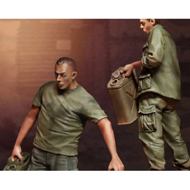 1/35 WWII American Officer Pointing with Kneeling Soldier, 2 Figures, Resin Model Figure Kit, Unassembled and Unpainted