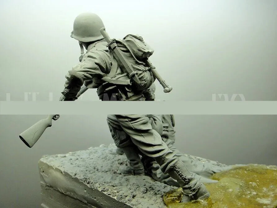 1/16 WWI British Rifleman Charging with Lee-Enfield, Resin Model Figure Kit, Unassembled and Unpainted