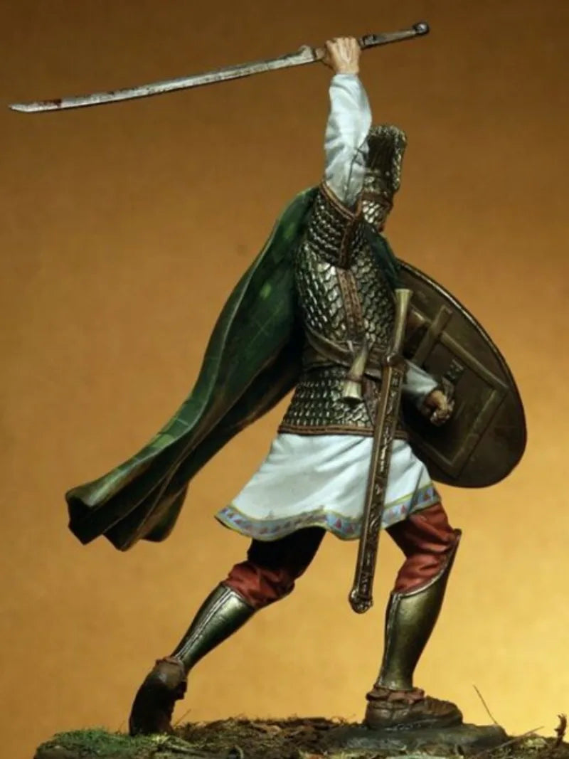 1/24 Ancient Dacian Spearman Lunging with Spiral Shield, Resin Model Figure Kit, Unassembled and Unpainted