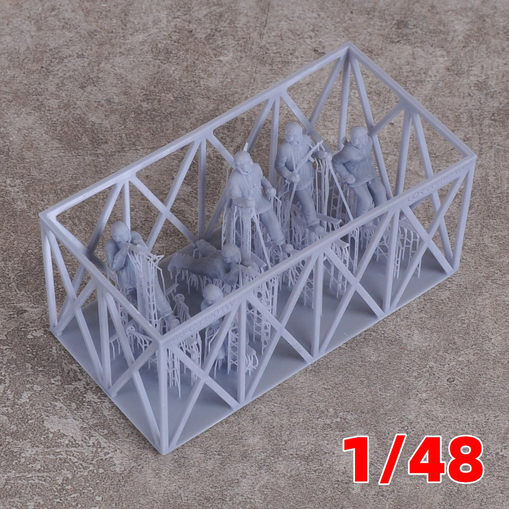 1/35 Cold War Soviet Soldiers Skiing, 6 Figures, Resin Model Figure Kit, Unassembled and Unpainted
