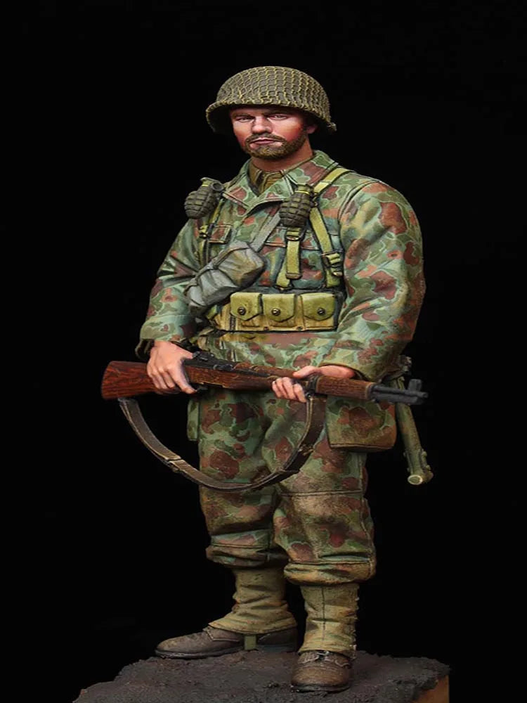 1/16 WWII US Infantry in Camouflage Uniform, Resin Model Figure Kit, Unassembled and Unpainted