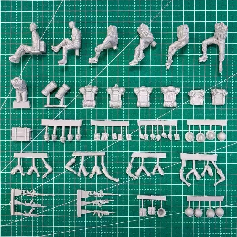 1/35 Cold War Soviet Tank Crew Afghanistan, 7 Figures, Resin Model Figure Kit, Unassembled and Unpainted