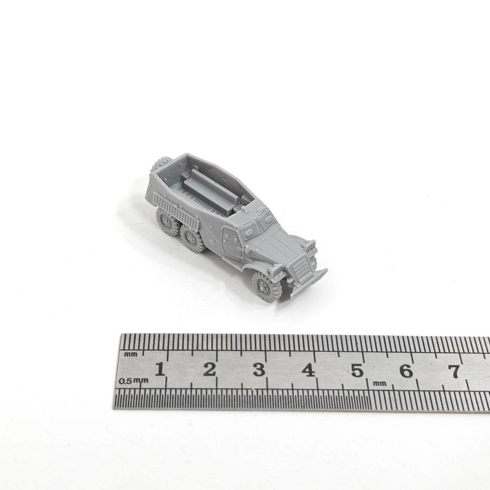 1/144 Cold War BTR-152 Armored Personnel Carrier, Resin Model Vehicle Kit, Unassembled and Unpainted