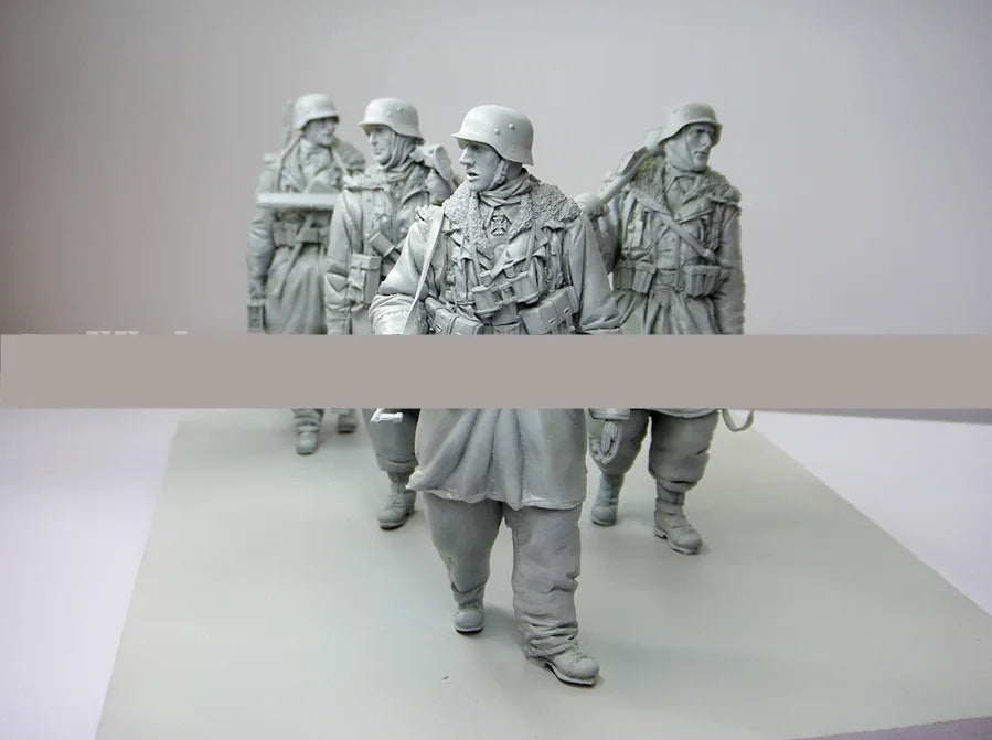 1/16 WWII German Infantry Advancing with Bayonets, 9 Figures, Resin Model Figure Kit, Unassembled and Unpainted