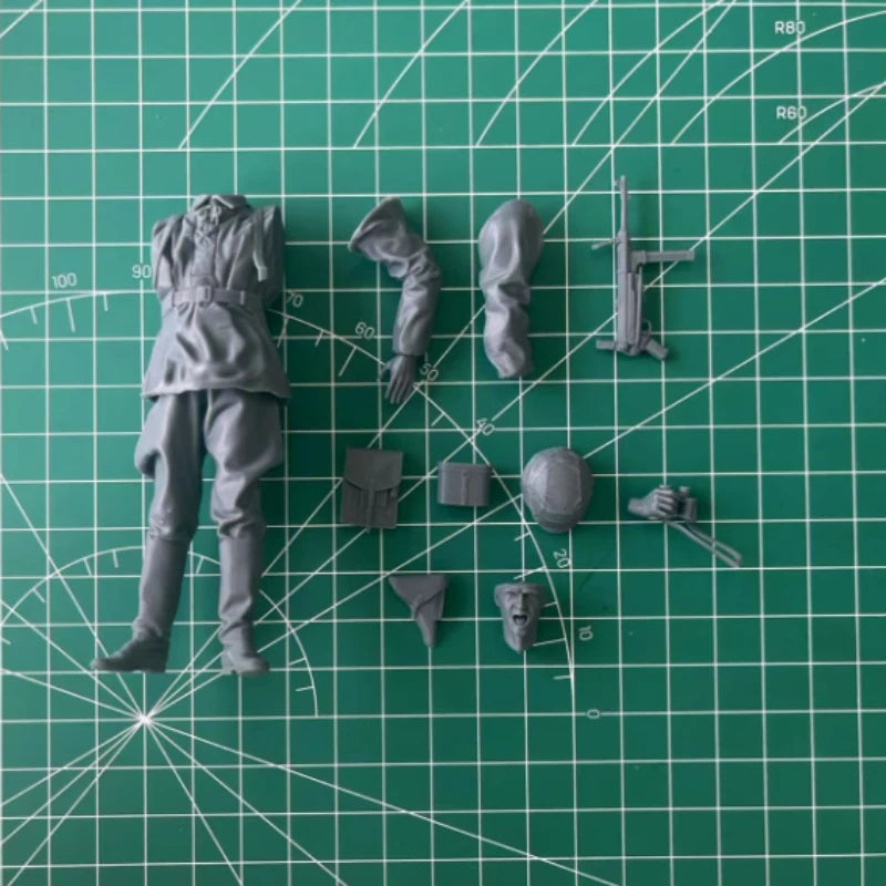 1/16 WWII German Field Artillery Commander, Resin Model Figure Kit, Unassembled and Unpainted
