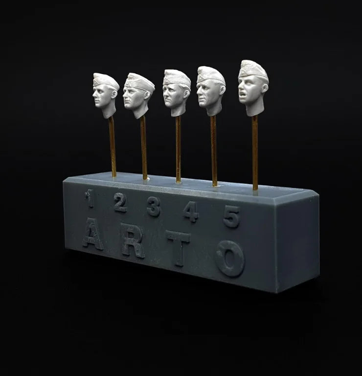 1/35 Civilian Character Head Busts, 5 Figures, Resin Model Bust Kit, Unassembled and Unpainted