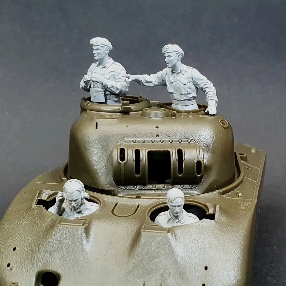 1/35 WWII German Tank Crew, 4 Figures, Resin Model Diorama Kit, Unassembled and Unpainted