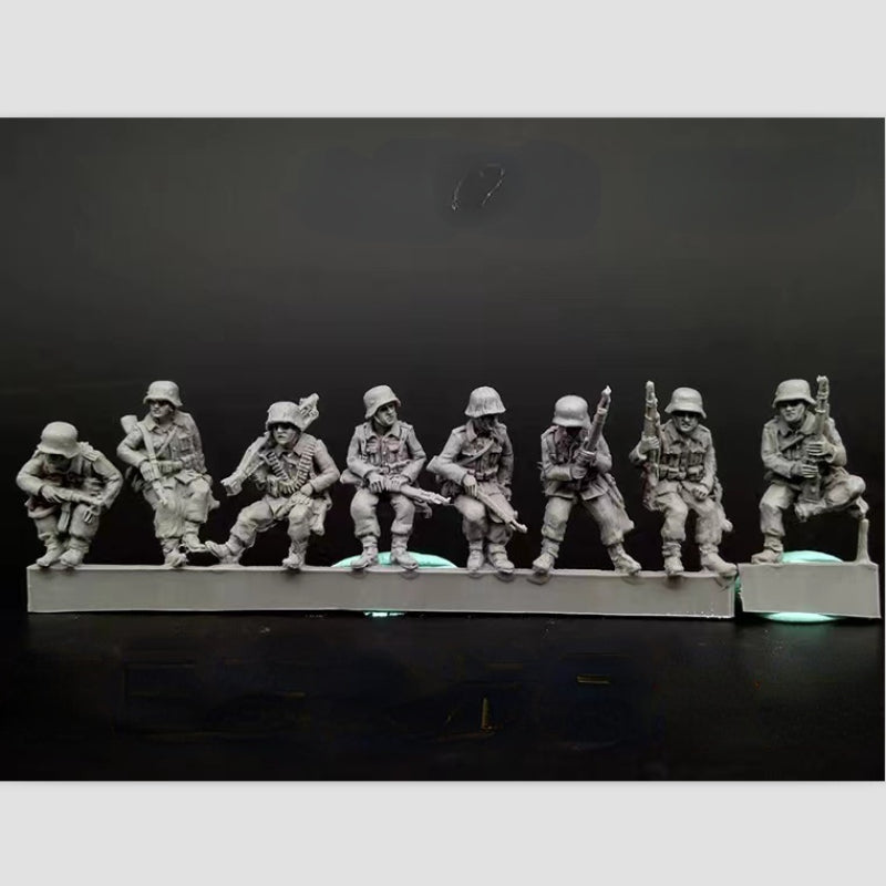 1/72 WWII Infantry Soldiers, 24 Figures, Resin Model Figure Kit, Unassembled and Unpainted