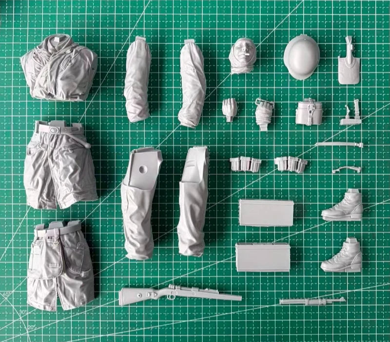 1/10 WWII Paratroop Soldier, Resin Model Figure Kit, Unassembled and Unpainted