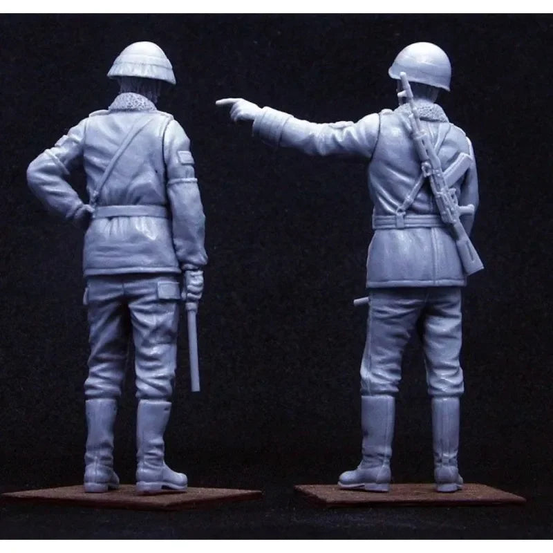 1/35 Modern Russian Traffic Police, 4 Figures, Resin Model Figure Kit, Unassembled and Unpainted