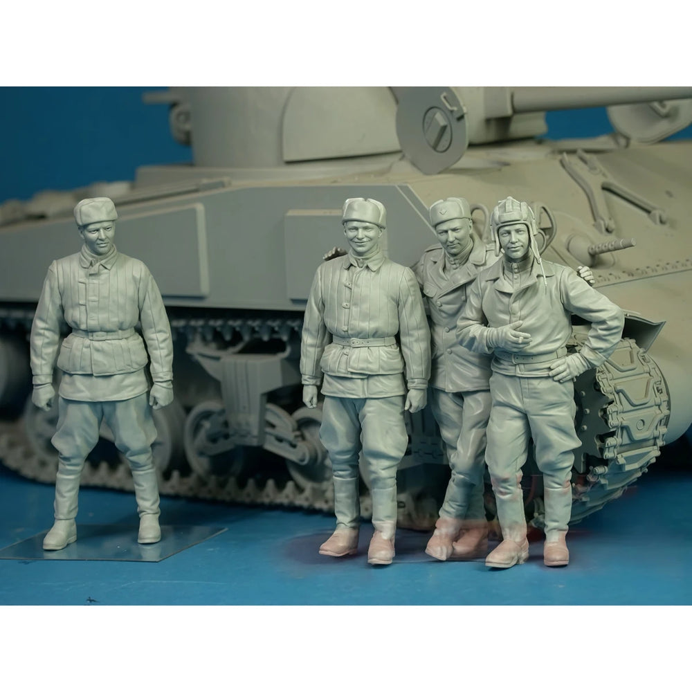 1/35 WWII Soviet Tank Crew of Four 1945, 4 Figures, Resin Model Figure Kit, Unassembled and Unpainted