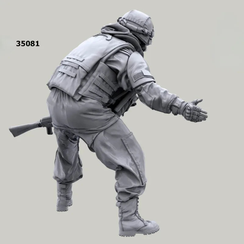 1/35 Modern Russian Soldier with Heavy Tactical Load, Resin Model Figure Kit, Unassembled and Unpainted