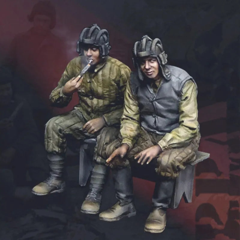 1/35 WWII Soviet Tank Crew Resting, 2 Figures, Resin Model Figure Kit, Unassembled and Unpainted