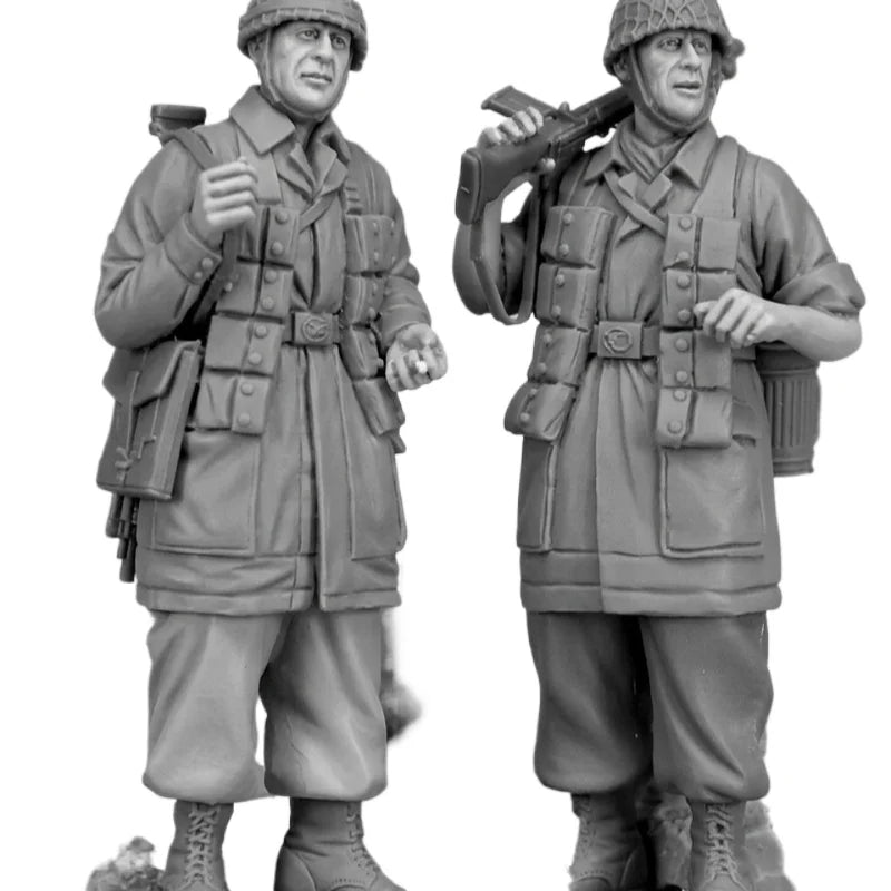 1/35 WWII German Paratroopers with Rifles, 2 Figures, Resin Model Figure Kit, Unassembled and Unpainted
