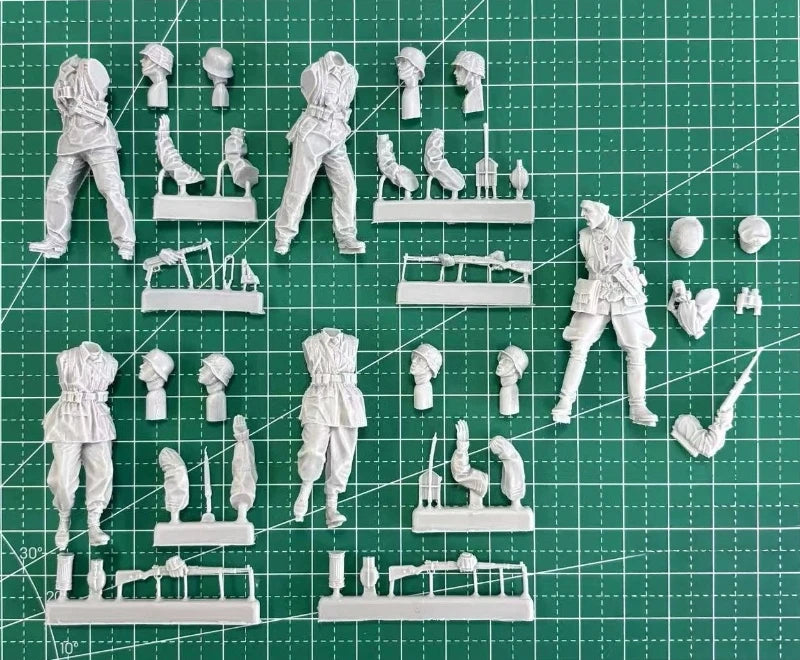 1/35 WWII German Supply Wagon with Horse & Crew, 5 Figures, Resin Model Figure Kit, Unassembled and Unpainted