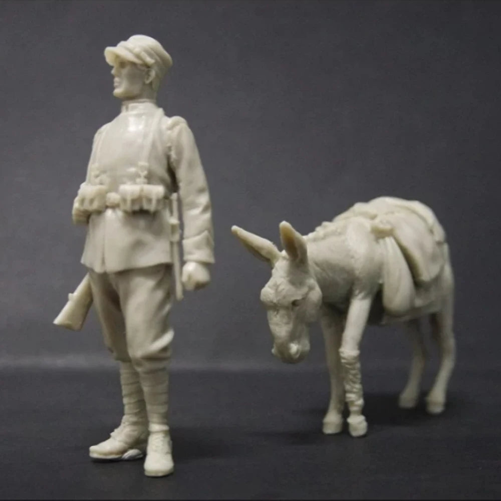1/35 WWII Italian Infantry, Resin Model Figure Kit, Unassembled and Unpainted