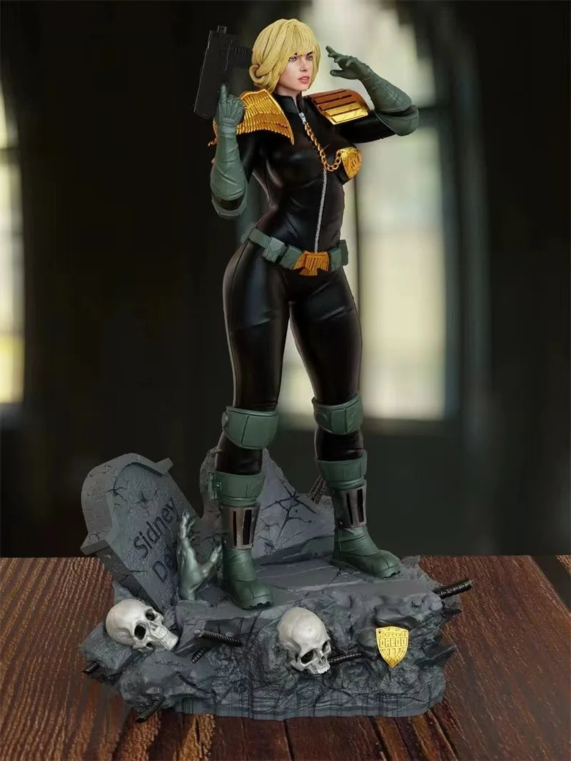 1/24 Judge Dredd Cassandra, Resin Model Figure Kit, Sci-Fi Theme, Unassembled and Unpainted