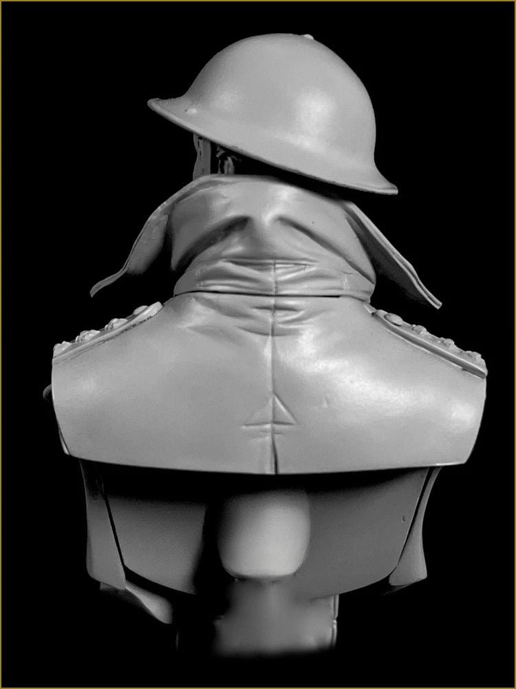 1/10 WWI British Officer in Greatcoat and Scarf, Resin Model Bust Kit, Unassembled and Unpainted