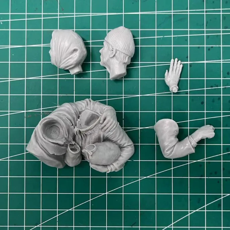 1/12 Old Man with Duck, Resin Model Bust Kit, Historical Theme, Unassembled and Unpainted