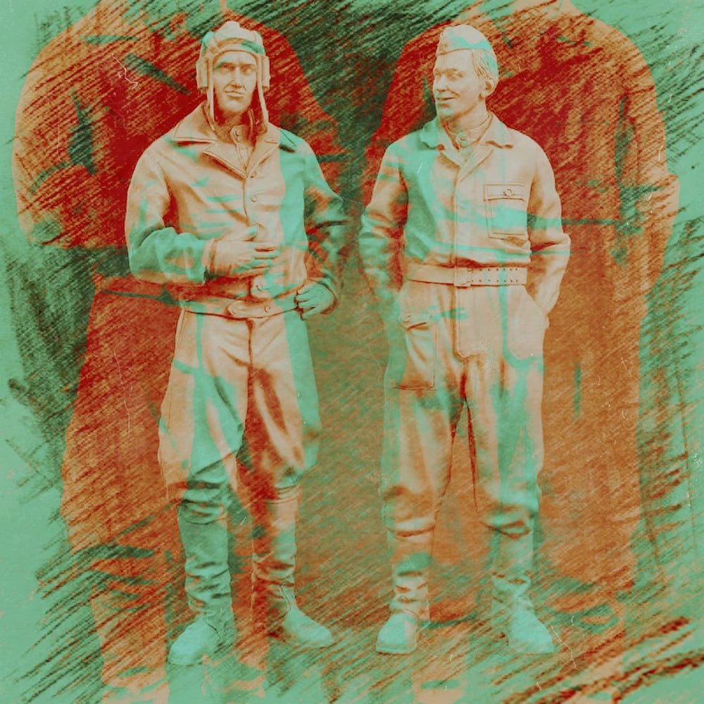 1/35 WWII Soviet Tank Crew with Cap and Helmet, 2 Figures, Resin Model Figure Kit, Unassembled and Unpainted