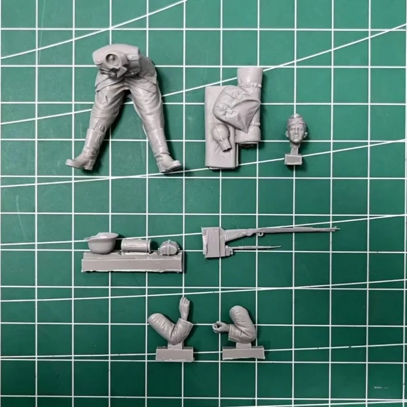 1/35 WWII German Infantry Prone with Rifle, Resin Model Figure Kit, Unassembled and Unpainted