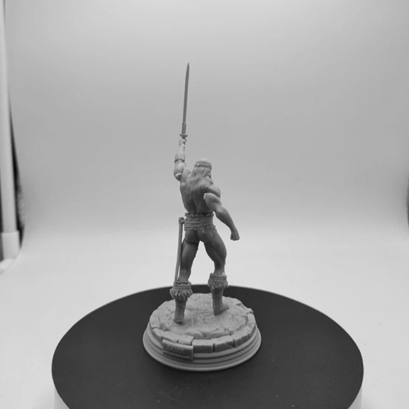 1/24 Muscular Barbarian Raising Sword, Resin Model Figure Kit, Fantasy Theme, Unassembled and Unpainted