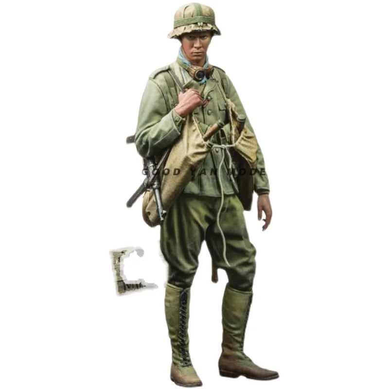 1/35 WWII German Infantryman Standing with Rifle, Resin Model Figure Kit, Unassembled and Unpainted
