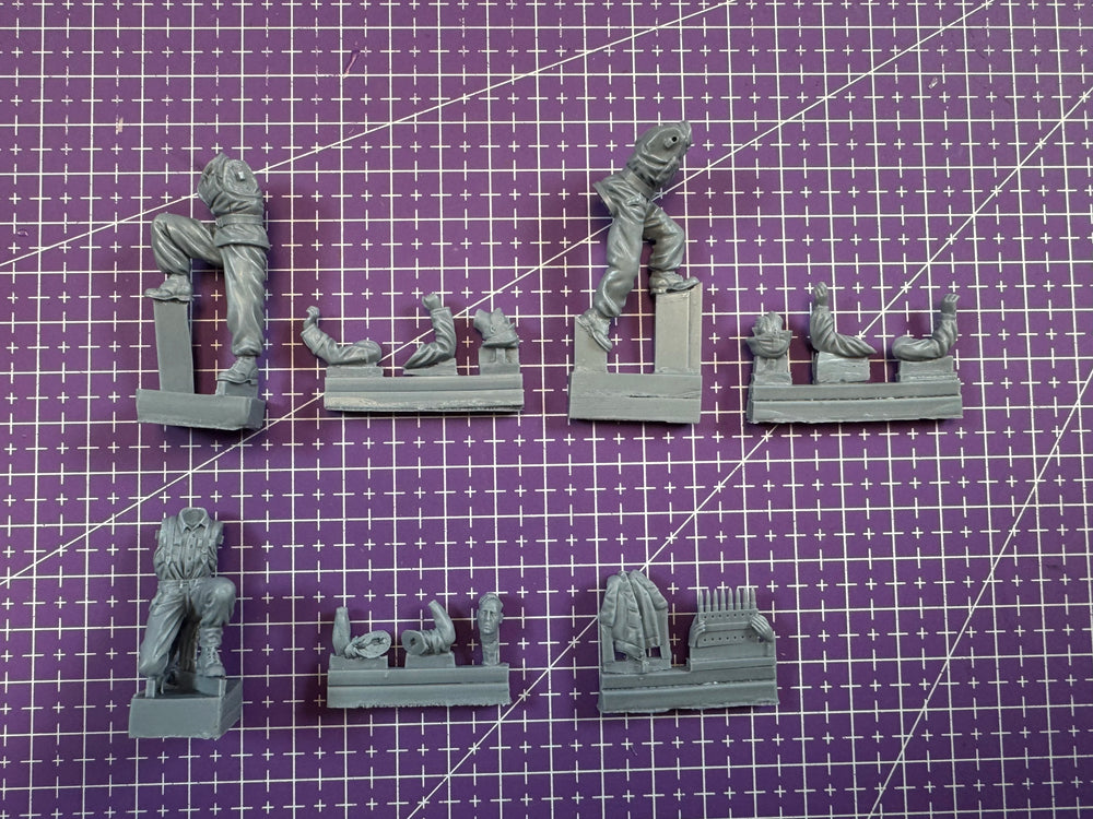 1/35 WWII German Tank Riders Assaulting, 4 Figures, Resin Model Figure Kit, Unassembled and Unpainted