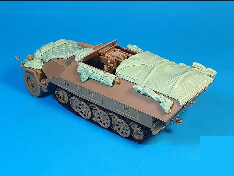 1/35 WWII Amphibious Transport Vehicle, Resin Model Vehicle Kit, Unassembled and Unpainted