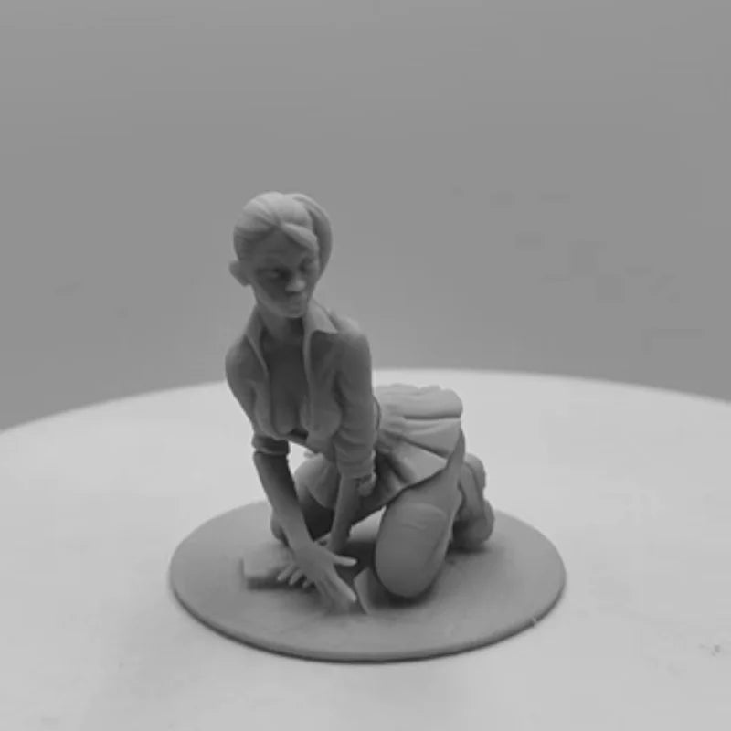 1/24 Female in School Uniform Kneeling, Resin Model Figure Kit, Anime Theme, Unassembled and Unpainted