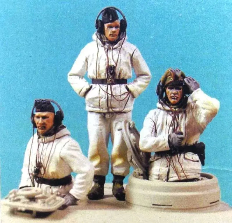 1/35 Astronaut & Cosmonaut, 3 Figures, Resin Model Figure Kit, Sci-Fi Theme, Unassembled and Unpainted
