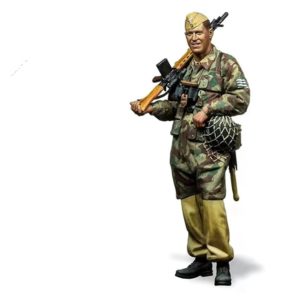 1/35 WWII German Paratrooper Combat Ready with StG44, Resin Model Figure Kit, Unassembled and Unpainted