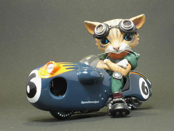 Cute Cat Motorcycle Operators, 2 Figures, Resin Model Creature Kit, Anime Theme, Unassembled and Unpainted