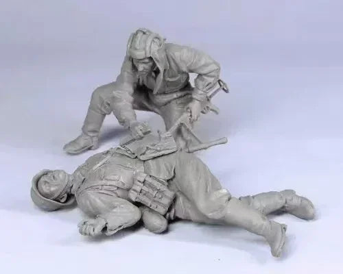 1/35 WWII Soviet Infantry Crouching and Prone Firing, 2 Figures, Resin Model Figure Kit, Military Theme, Unassembled and Unpainted