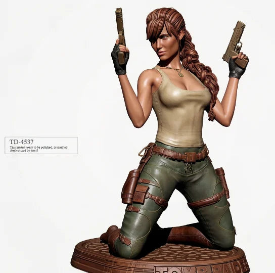 1/35 Lara Croft, Resin Model Figure Kit, Unassembled and Unpainted