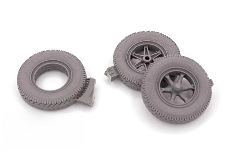 1/35 WWII German Sd.Kfz.7 Half-Track Tires, Resin Model Vehicle Kit, Unassembled and Unpainted