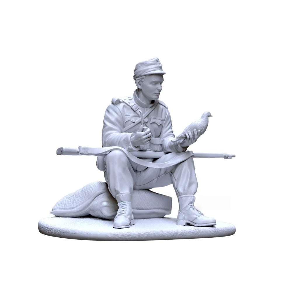 75mm WWII Infantry Messenger with Dove, 2 Figures, Resin Model Figure Kit, Unassembled and Unpainted