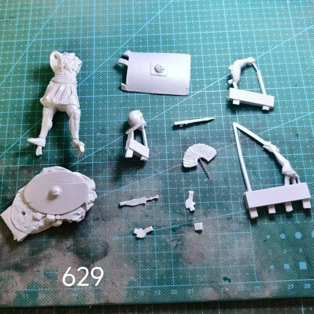 1/24 Ancient Victorian Woman in Evening Gown, Resin Model Figure Kit, Unassembled and Unpainted