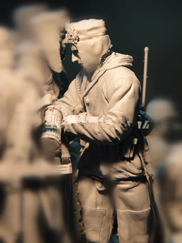 1/16 WWII German Infantryman Standing Alert, Resin Model Figure Kit, Unassembled and Unpainted