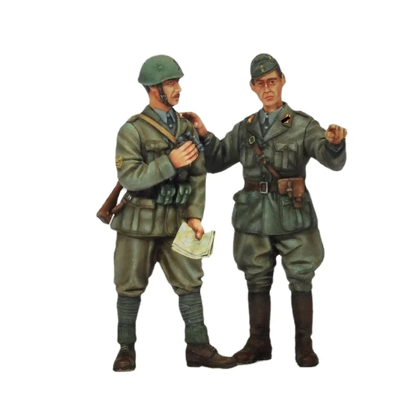 1/35 WWII Italian Officers & Soldiers, 2 Figures, Resin Model Figure Kit, Unassembled and Unpainted