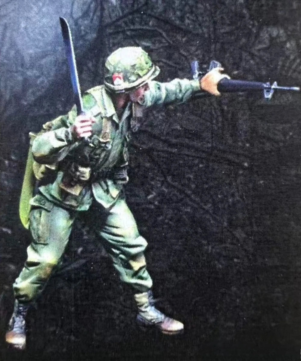 1/35 WWII US Infantry Charging with Bayonet, Resin Model Figure Kit, Unassembled and Unpainted