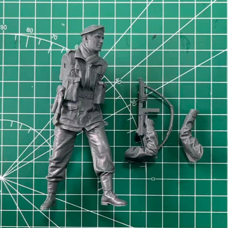 1/16 WWII British Airborne Trooper Advancing, Resin Model Figure Kit, Unassembled and Unpainted