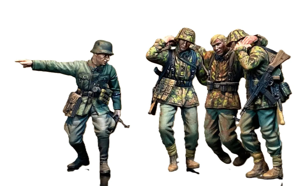 1/35 WWI German Infantry with Pointing Officer, 4 Figures, Resin Model Figure Kit, Unassembled and Unpainted