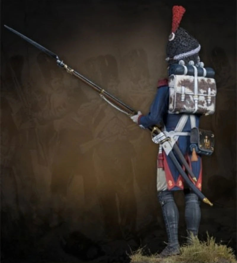 1/24 Napoleonic French Guard Grenadier Advancing with Bayoneted Musket, Resin Model Figure Kit, Unassembled and Unpainted